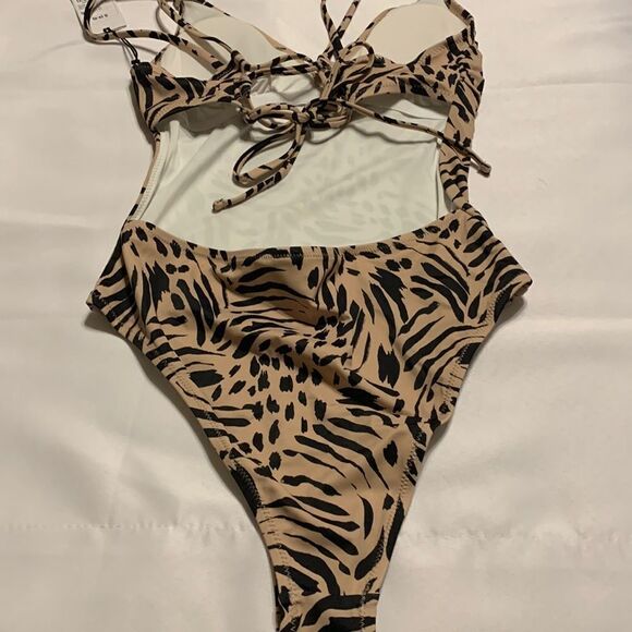 Shade & Shore Size Small one piece bathing suit w/open back & shoelace tie - Picture 2 of 6